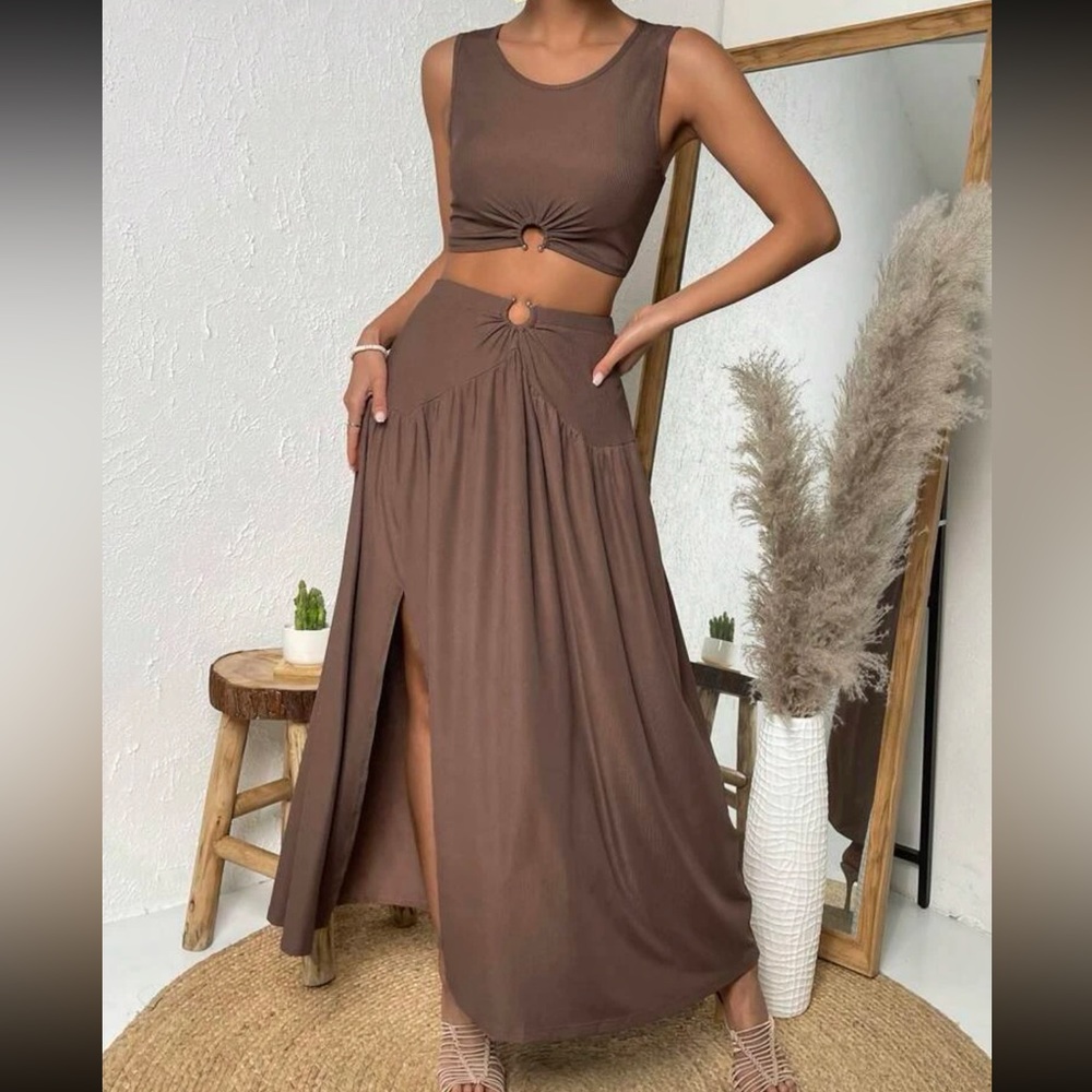 Solid Ruched Detail Tank Top & Split Thigh Skirt size 4